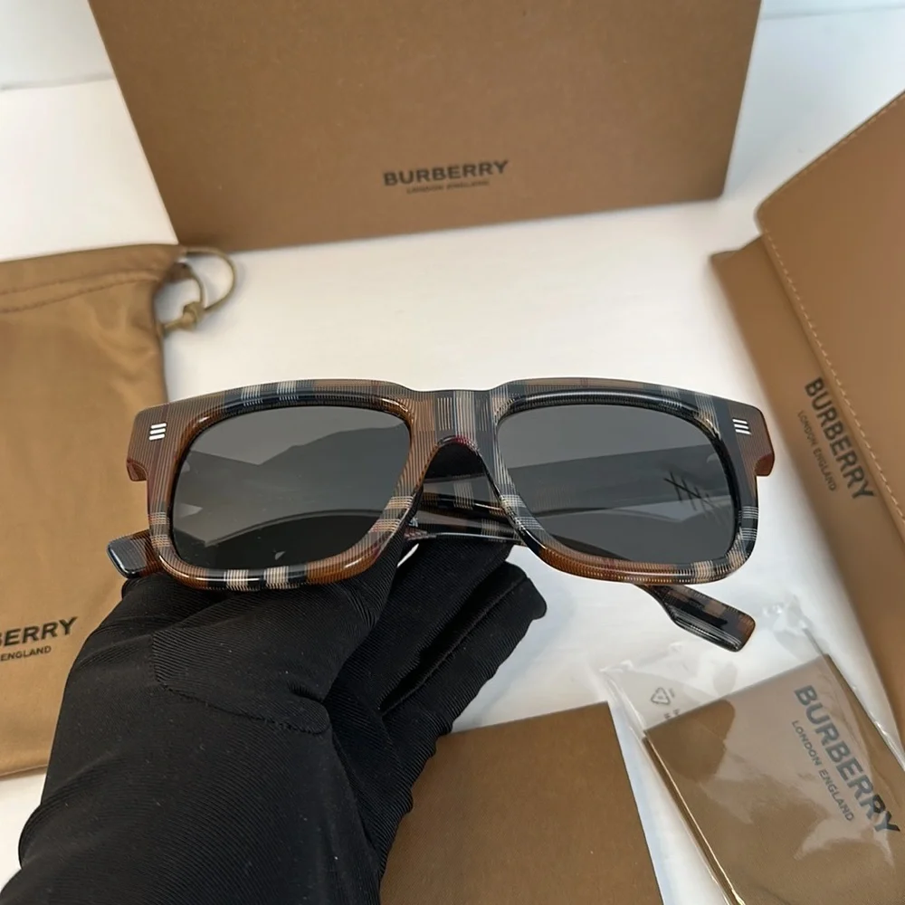 💯 - New Authentic BURBERRY Dark Gray Square Men's Sunglasses